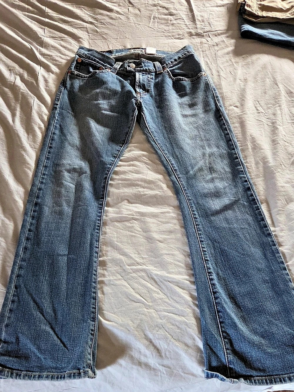 LEVI'S Low-Rise Flare womens Size 10 Blue Flare Jeans